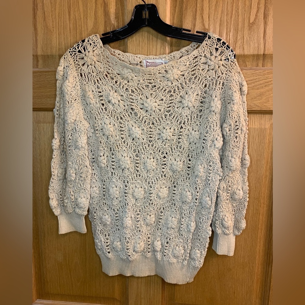 Vintage SK Imports Hand Crocheted Cream Sweater 3/4 Sleeves Floral Design Size L
